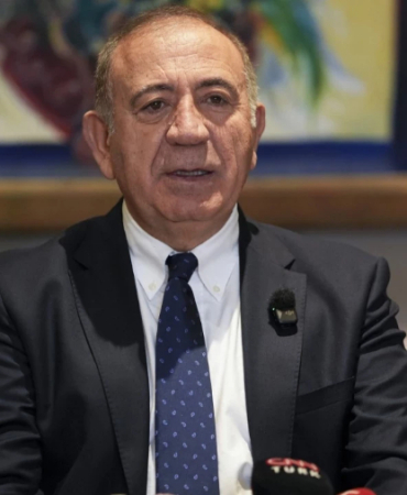 chp-istanbul-il-baskanligi-davasi-ertelendi-gursel-tekin-goreve-devam-edecek-1772179895