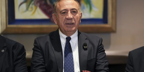 CHP İstanbul İl Başkanlığı davası ertelendi, Tekin devam ediyor