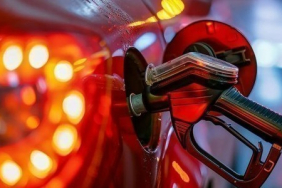 gece-yarisi-tabela-degisiyor-motorinin-ardindan-benzine-zam-geliyor-1772193516