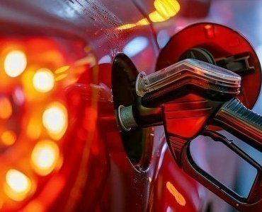 gece-yarisi-tabela-degisiyor-motorinin-ardindan-benzine-zam-geliyor-1772193516