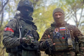 kenya-da-rus-ordusuna-savasci-toplayan-sebeke-lideri-yakalandi-1772132460