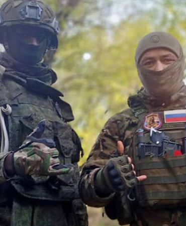 kenya-da-rus-ordusuna-savasci-toplayan-sebeke-lideri-yakalandi-1772132460