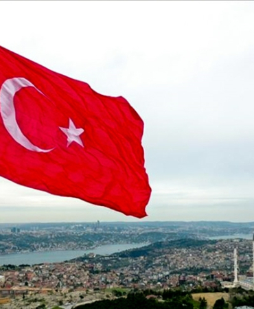 r-i-turkiye-nin-kredi-notunu-8-yil-sonra-ilk-kez-yukseltti-1772180637