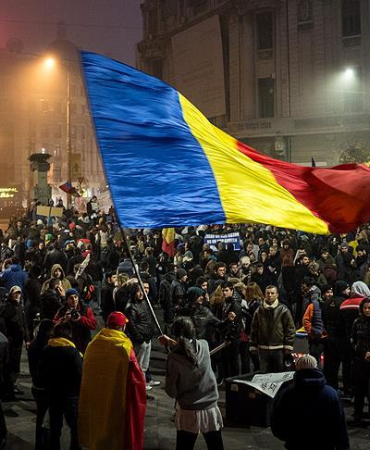 romanya-hukumeti-butce-acigini-kapatmak-icin-kamu-kadrolarinda-kesintiye-gidiyor-1772017794