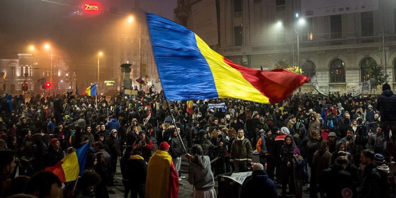 Romanya bütçe açığını azaltmak için kamu kadrolarını daraltıyor