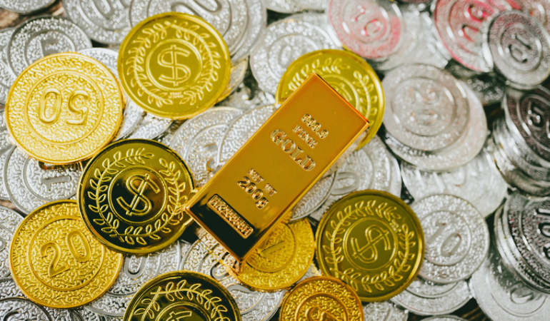 unlu-ekonomistten-balon-uyarisi-altin-fiyatlari-gerceklikten-koptu-1772097533