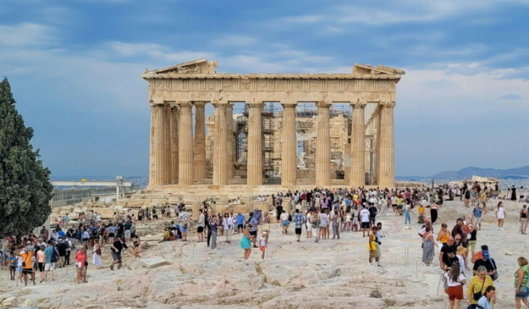 yunanistan-turizm-gelirlerinde-20-26-milyar-euro-ile-yeni-rekor-1772032175