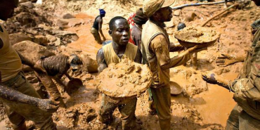 afrika-nin-en-buyuk-altin-ureticisi-gana-dan-madencilik-sirketlerine-yeni-vergi-1773237237