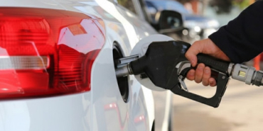 akaryakita-yeni-zam-yolda-motorin-80-lira-barajini-asacak-1774940077