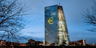 avrupa-savasin-golgesinde-faizi-sabit-tuttu-1773927795