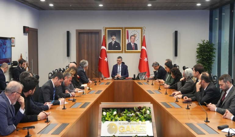 bakan-ciftci-den-goc-aciklamasi-endise-edilecek-bir-yogunluk-yok-1772635039