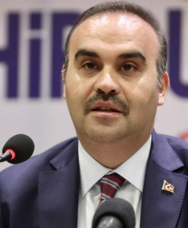 bakan-kacir-duyurdu-turkiye-nin-yapay-zeka-eylem-plani-goruse-acildi-1773060851