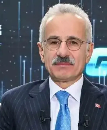 bakan-uraloglu-duyurdu-turkiye-de-32-milyon-telefon-5g-ile-uyumlu-1773389984