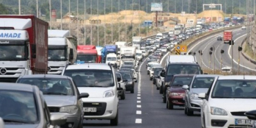 bayram-tatilinde-yola-cikacak-suruculere-uyari-1773825379