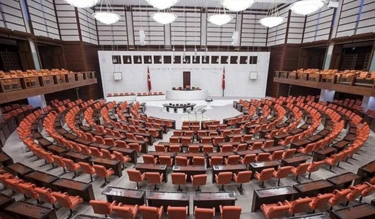 dogum-izni-suresini-uzatacak-teklif-meclis-e-sunuldu-1772628943