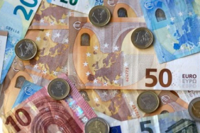 euro-dolar-karsisinda-7-ayin-en-dusuk-seviyesine-geriledi-1773399934