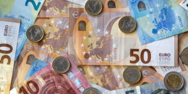 euro-dolar-karsisinda-7-ayin-en-dusuk-seviyesine-geriledi-1773399934