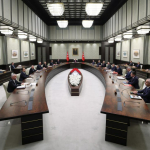 kabine-yogun-gundemle-toplandi-iste-masadaki-basliklar-1774357526