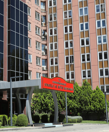 kamu-personeli-alimi-ilanlari-tek-merkezde-toplandi-1774090341