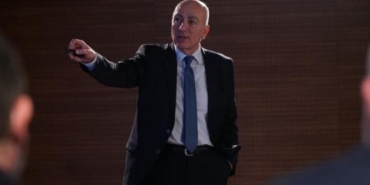 mahfi-egilmez-den-turkiye-ekonomisi-icin-petrol-uyarisi-1772957069