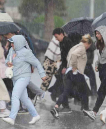 meteoroloji-firtina-ve-toz-tasinmasina-karsi-vatandaslari-uyardi-1773556855