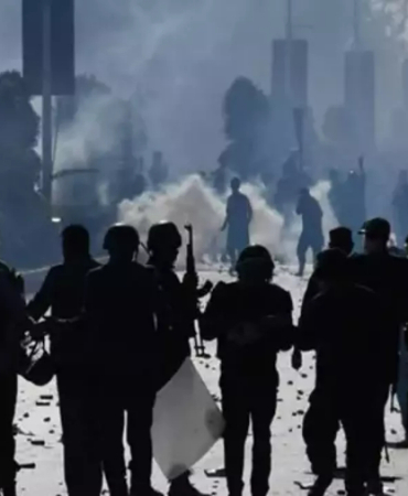 pakistan-da-ordu-sokaga-indi-sokaga-cikma-yasagi-ilan-edildi-1772461916