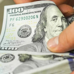 savasin-golgesinde-doviz-piyasalarinda-ayrisma-derinlesiyor-1772957983