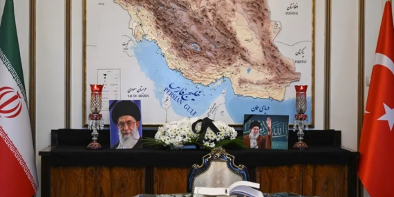 Trump, Hamaney’in oğluna karşı tavır aldı