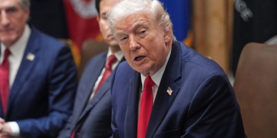 Trump: İran pes edecek, Küba yönetimi değişecek