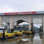 uc-gumruk-kapisinda-yolcu-gecisleri-karsilikli-durduruldu-1772429716
