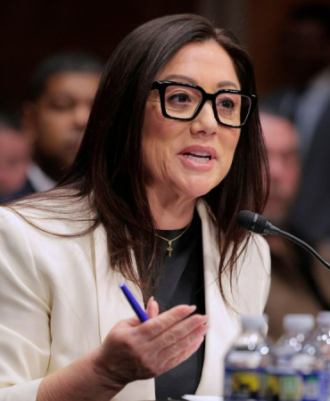 abd-calisma-bakani-chavez-deremer-istifa-etti-1776754348