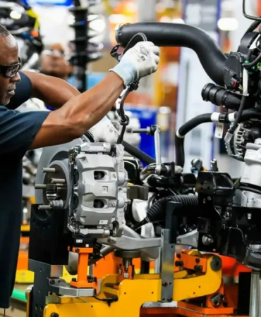 abd-de-sanayi-uretiminde-surpriz-dusus-1776348283