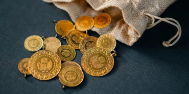 altin-fiyatlarinda-petrol-baskisi-derinlesiyor-1777466968