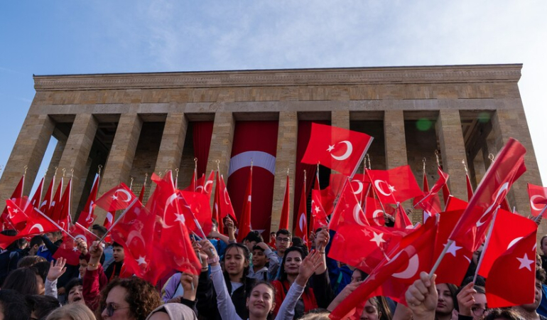 ataturk-un-cocuklara-armagani-23-nisan-nasil-cocuk-bayrami-oldu-1776925106