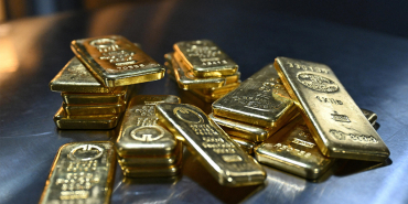 ateskes-iyimserligi-geri-dondu-borsalar-rekor-kirarken-altin-yukselise-gecti-1776317095