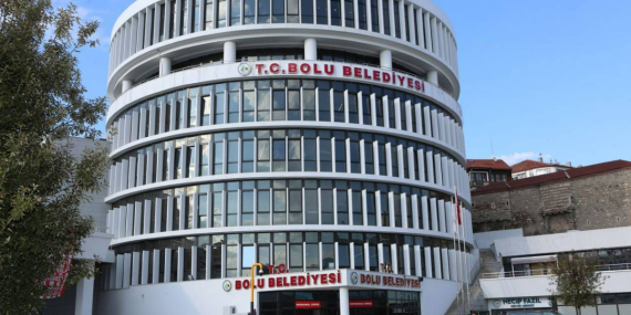 Bolu Belediyesi’ne operasyon: 3 kişi gözaltında