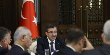 ekk-cumhurbaskani-yardimcisi-yilmaz-baskanliginda-toplandi-1777362639