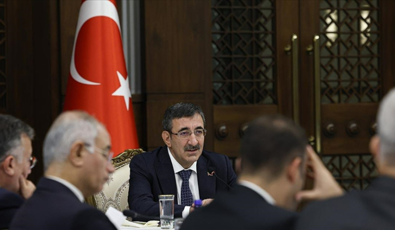 ekk-cumhurbaskani-yardimcisi-yilmaz-baskanliginda-toplandi-1777362639