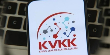 english-time-da-veri-ihlali-300-bin-kisinin-bilgileri-aciga-cikti-1776345814