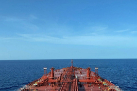 financial-times-iran-baglantili-tankerler-abd-ablukasini-asti-1776844800