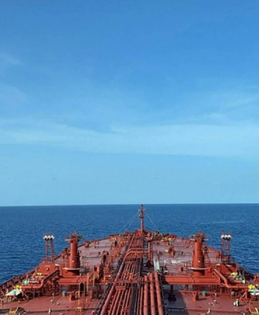 financial-times-iran-baglantili-tankerler-abd-ablukasini-asti-1776844800