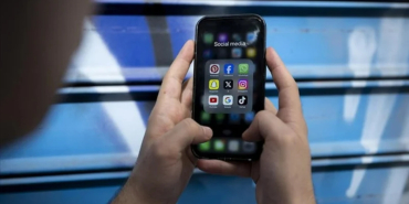 fransa-da-15-yas-altina-kismi-sosyal-medya-yasagi-kabul-edildi-1775036957