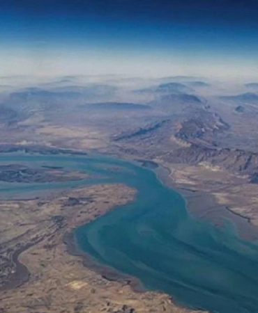 iran-duyurdu-bir-petrol-tankeri-daha-abd-ablukasini-deldi-1776769516