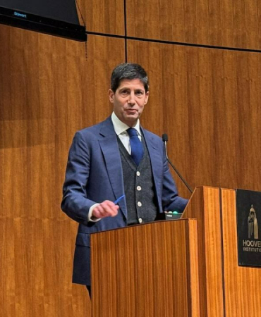 kevin-warsh-baskan-adayligi-icin-komiteden-onay-aldi-1777473168