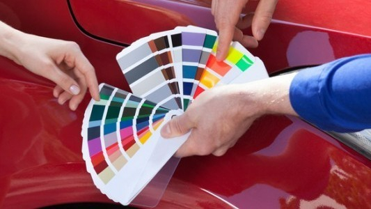 mart-ayinda-otomobillerde-en-cok-tercih-edilen-renkler-belli-oldu-1776324209