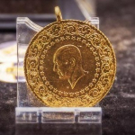 piyasalarda-muzakere-iyimserligi-altin-bir-haftanin-dibinden-yukseldi-1776146619