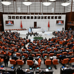 tbmm-de-kabul-edildi-babalik-izni-10-gune-cikiyor-1776840983