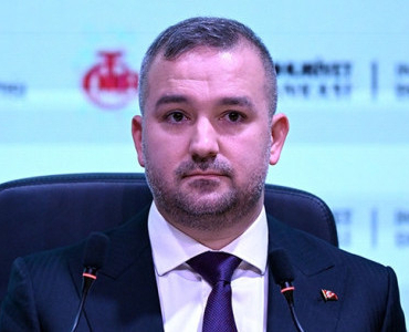 tcmb-baskani-karahan-dan-esel-mobil-ve-rezerv-mesaji-1776099415