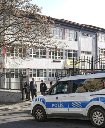 ulke-genelinde-okullarda-guvenlik-tedbirleri-artirildi-1776326441