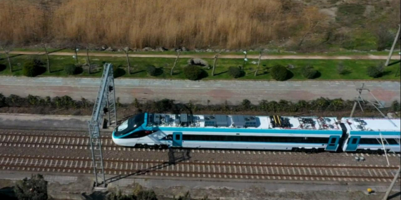 Türkiye’nin İlk Hızlı Treni 225 Km/S Hıza Ulaştı